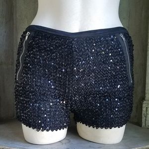 Sparkly sequin stretchy shorts M/L